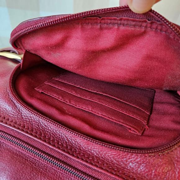 Stone Mountain Burgundy Red Pebbled Leather Hobo Shoulder Bag Purse Pockets Gold - Picture 7 of 7